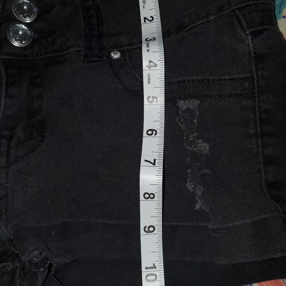 VIP Shorts size 11/12 - Picture 2 of 8